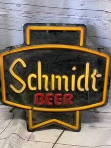 lot 55 image: Schmidt Beer Lighted SignApprox20 x 20