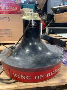 lot 62 image: Budweiser KingOfBeer Light 17 Diameter