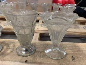 lot 82 image: Lot of 19 Antique Soda Shop Ice Cream Glasses (No Shipping)
