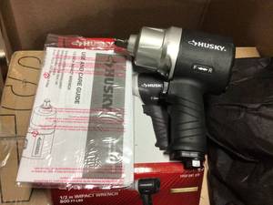 800 ft.lbs. 12 in. Impact Wrench by Husky&nbsp&nbspCustomer Returns Open Box See Pictures