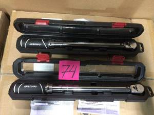 20 ft.lbs. to 100 ft.lbs. 38 in. Drive Torque Wrench by Husky&nbsp&nbspCustomer Returns Open Box See pictures