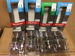 Pismo Round Satin Nickel BedBath Door Knob Featuring Microban Antimicrobial Technology by Kwikset&nbsp&nbspCustomer Returns Open Box See pictures