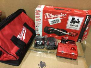 M18 18-Volt Lithium-Ion XC Starter Kit with Two 4.0 Ah Batteries, Charger and Contractor Bag by Milwaukee&nbsp&nbspCustomer Returns Open Box See pictures