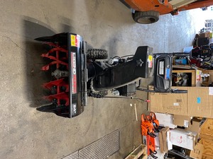 Legend Force 24 in. Two-Stage Gas Snow Blower with Electric Start in working condition see all pics carefully 