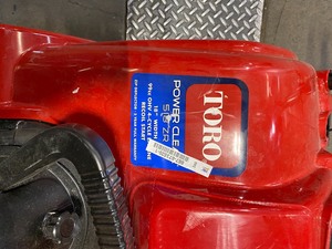 18 (46 cm) Power Clear� 518 ZR Snow Blower (38472) in working condition see all pics carefully 