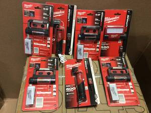 550 Lumens LED Rechargeable Pivoting Flood Light by Milwaukee&nbsp&nbspCustomer Returns Open Box See pictures