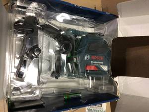 100 ft. Self Leveling Cross Line Laser with VisiMax Green Beam by Bosch&nbsp&nbspCustomer Returns Open Box See pictures
