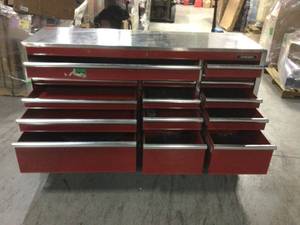 hUSKY Red tool box 72see damage