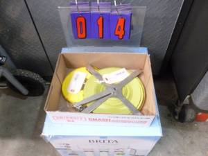 lot 14 image: Qty of 2 engineers tape measures. 300 complete. 100 tape only. As shown.