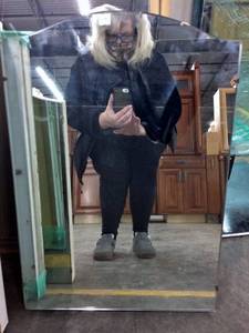 lot 8 image: ANOTHER GREAT VINTAGE MIRROR MEDICINE CABINET - SUCH GREAT CHARACTER