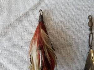 lot 9 image: 6 Vintage Fishing Lures