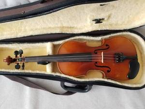 lot 16 image: Antonius Stradivarius 34 Violin