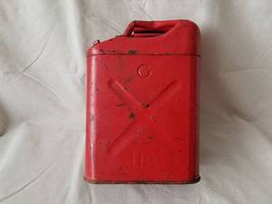 lot 48 image: Vintage 5 Gallon USMC Jerry Can