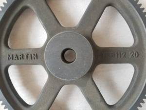 lot 19 image: Cast Iron Spur Gear