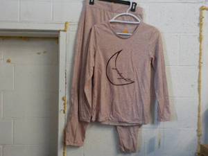 6 - 2 pc size M  C & C Loungewear ...
