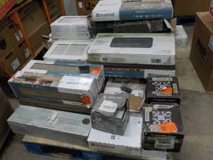 Pallet of Mismatched Tile...