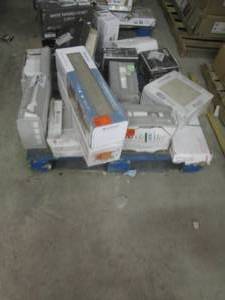 lot 406 image: pallet of misc tile ...