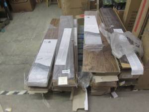 lot 418 image: lot of misc laminate flooring all d...