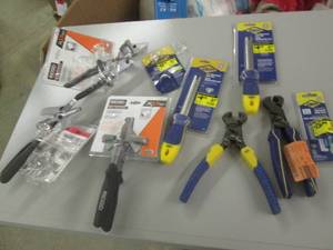 lot 19 image: assortment of tools ...