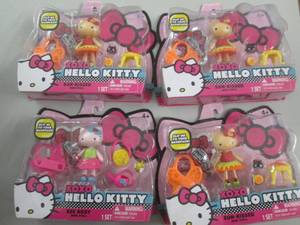 lot 44 image: 4 new hello kittys mini dolls ...