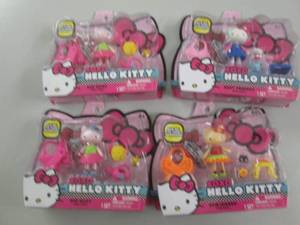 lot 80 image: 4 hello kitty toys ...