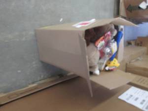 lot 254 image: big box of stuffed animals all new ...