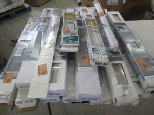lot 357 image: lot of window blinds...