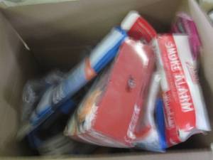lot 359 image: lot of cleaning stuff,smoke alarms ...
