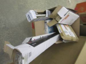 lot 367 image: lot of bathroom fixtures ...
