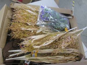 lot 375 image: box of fake flowers ...