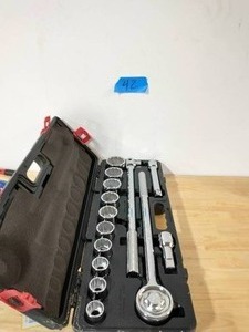 Husky 34 in. Drive Ratchet and SAE Socket Set (14-Piece)