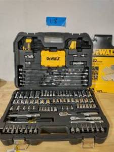 DEWALT 14 in. x 38 in. Drive Polished Chrome Mechanics Tool Set (142-Piece)