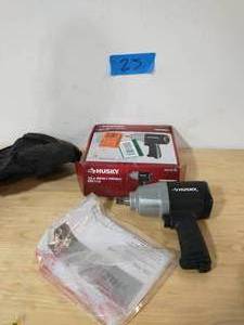 HUSKY 650 ft.lbs. 12 in. Impact Wrench