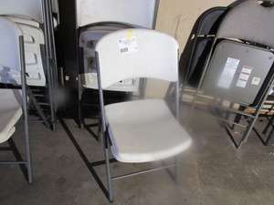 lot 10 image: lot of 5 plastic chairs