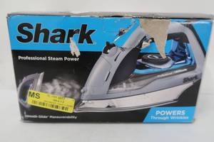 Shark - Professional Steam Power Iron - GrayBlue