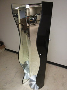 3-PANEL SPINNING FLOOR MIRROR WITH BUILT IN PANTS VALET
