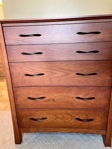 lot 7 image: Dresser with Five Drawers