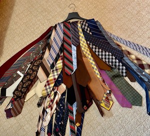lot 23 image: Mens Ties