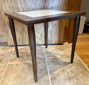 lot 28 image: Petite Accent Table