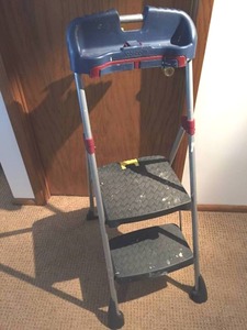 lot 58 image: Cosco Folding Step Ladder