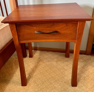 lot 39 image: Night Stand w Drawer