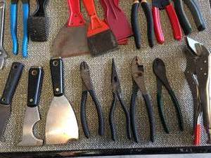 lot 100 image: Nice Variety of Hand Tools