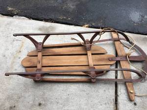 lot 104 image: Vintage Wooden Sled