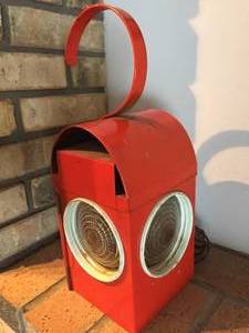 lot 72 image: Vintage Electric Rail Road Lamp