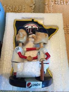 lot 150 image: Minne and Paul Bobble Head Piece