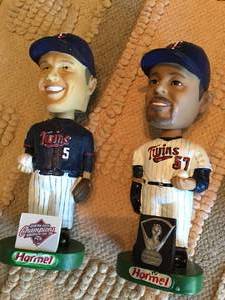 lot 254 image: Minnesota Twins Bobble Heads