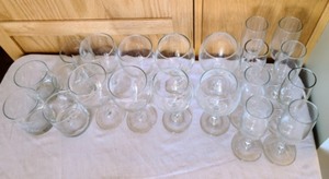 lot 189 image: Variety of Stemware