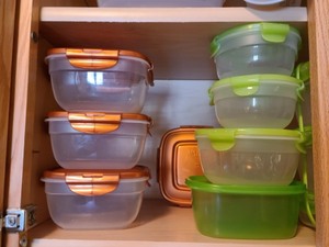 lot 186 image: Variety of Plastic Storage Containers