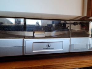lot 201 image: Innovative Technology Record Player