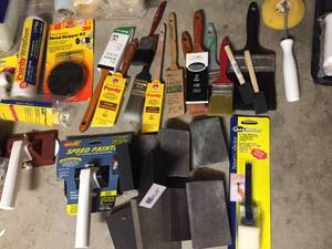 lot 293 image: Large Paint Sundries Lot